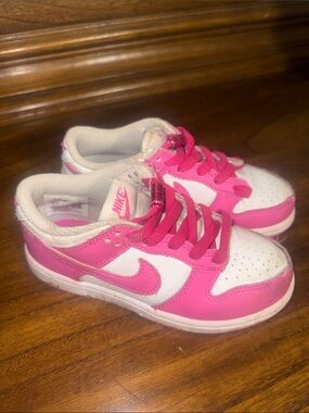 Nike Girls White and Hot Pink Low-Top Sneakers